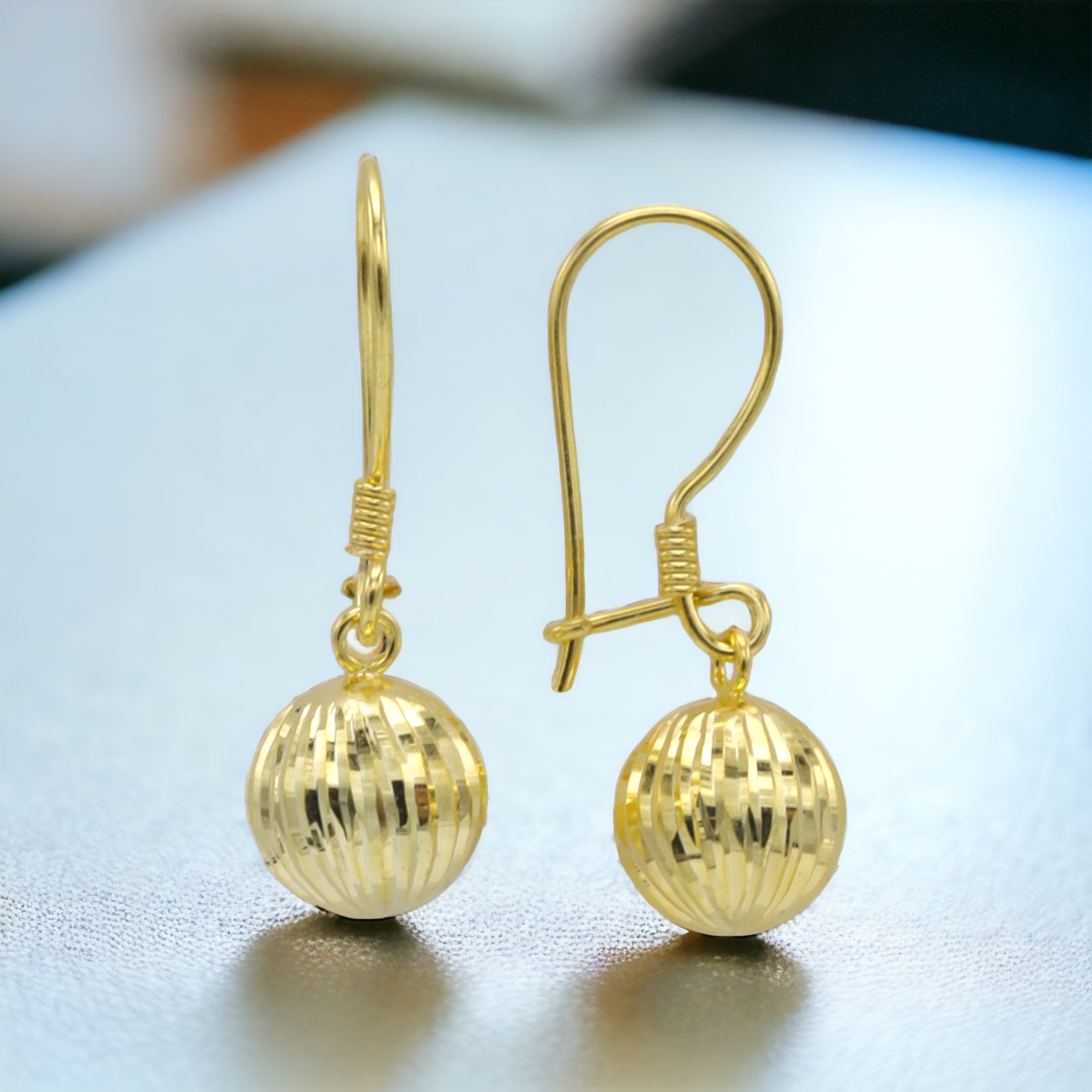 Sallantılı Çizgili Kalemli Gümüş Top Küpe-3115