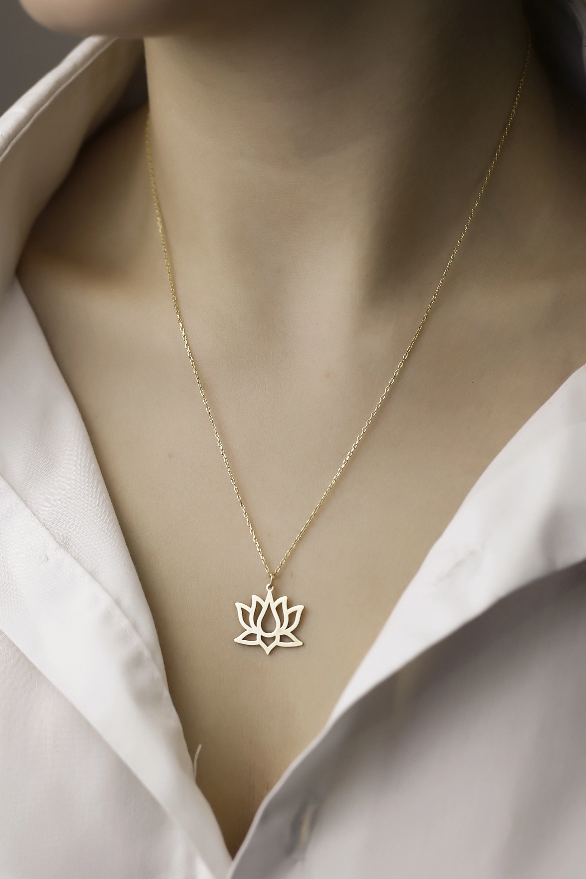 925 Ayar Gümüş Lotus Kolye