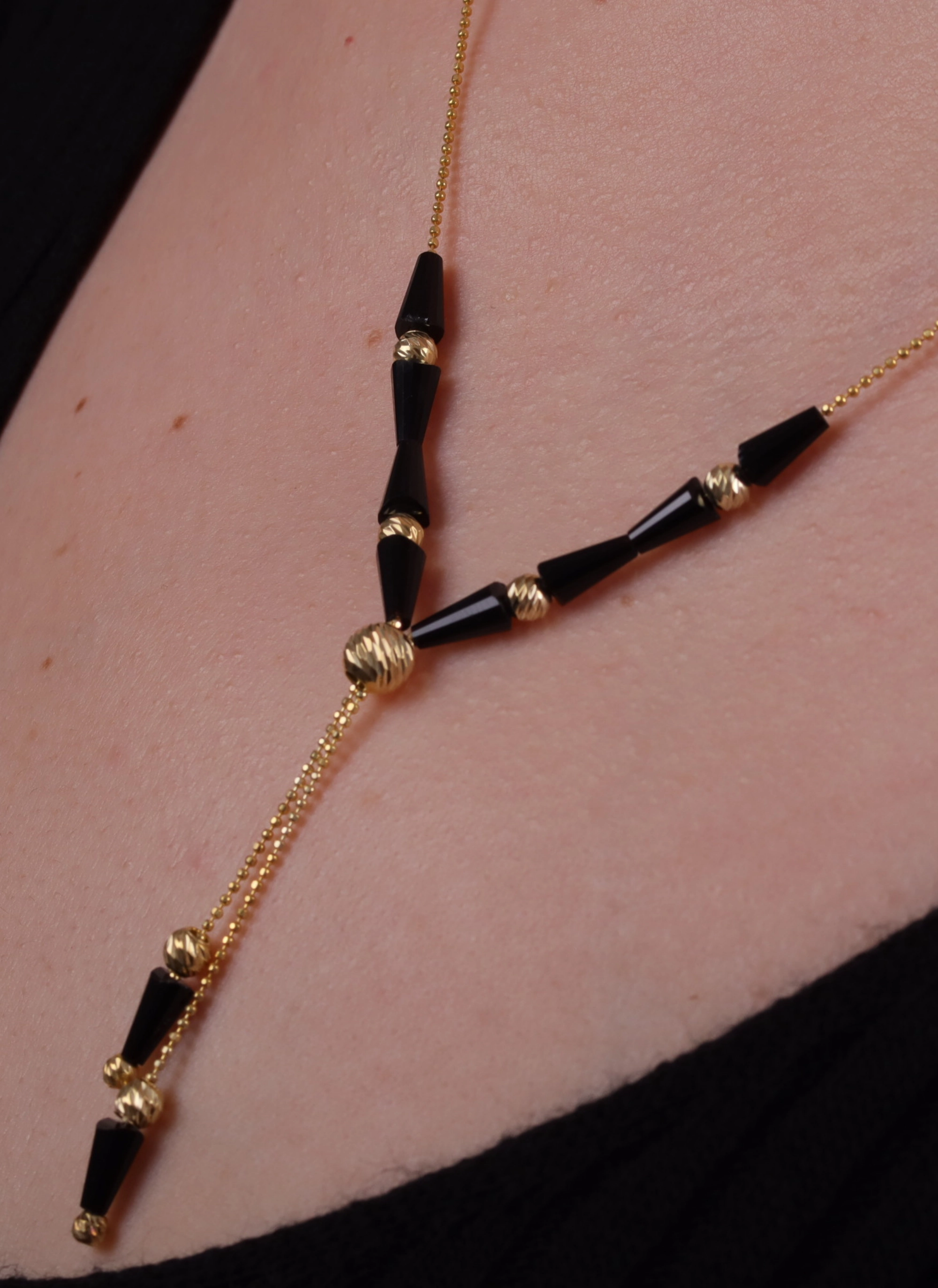 925 Ayar Gümüş Top Zincirli Koni Taşlı Dorika Kolye