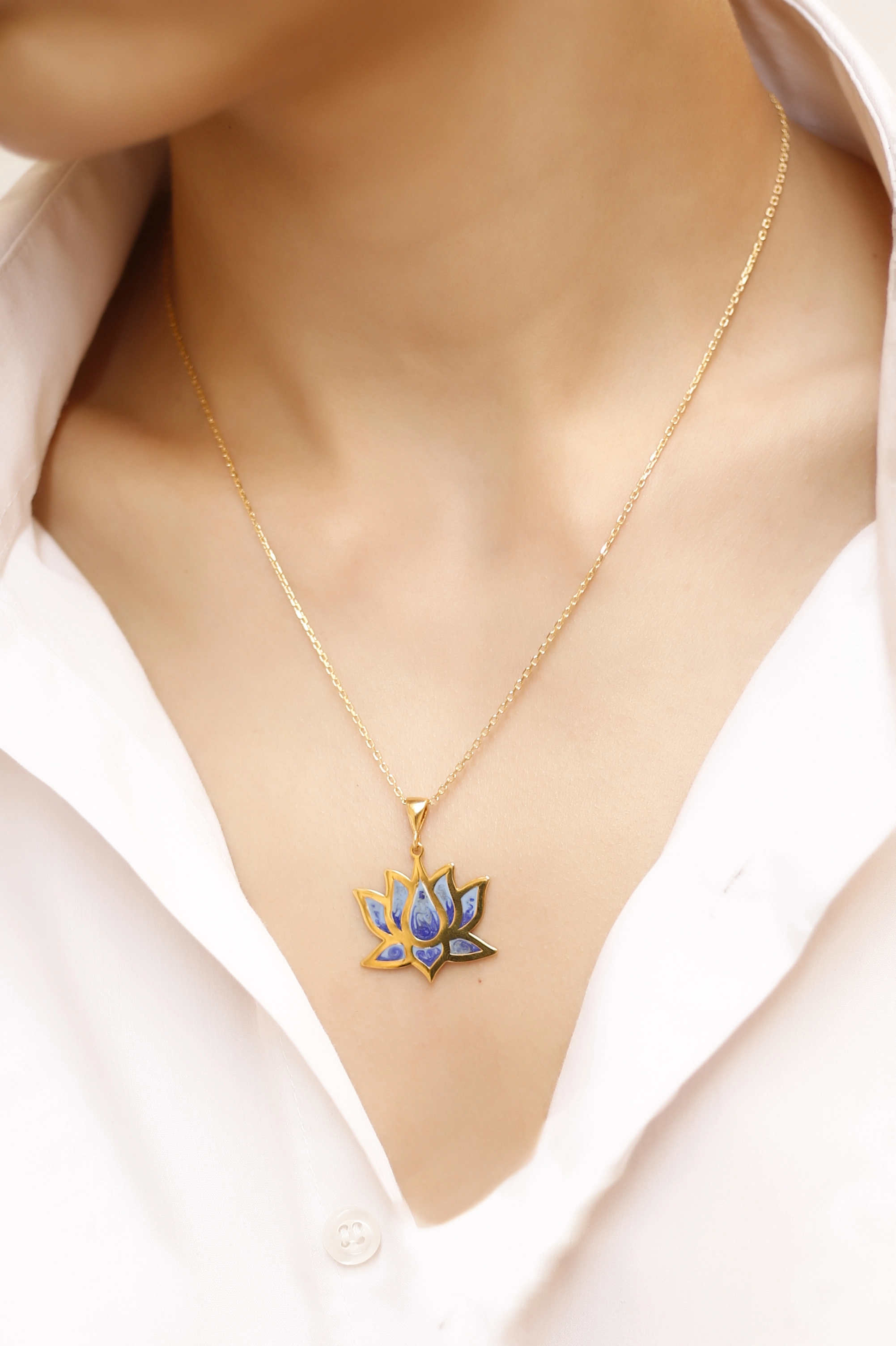 925 Ayar Gümüş Mavi Mineli Lotus Çiçeği Kolye