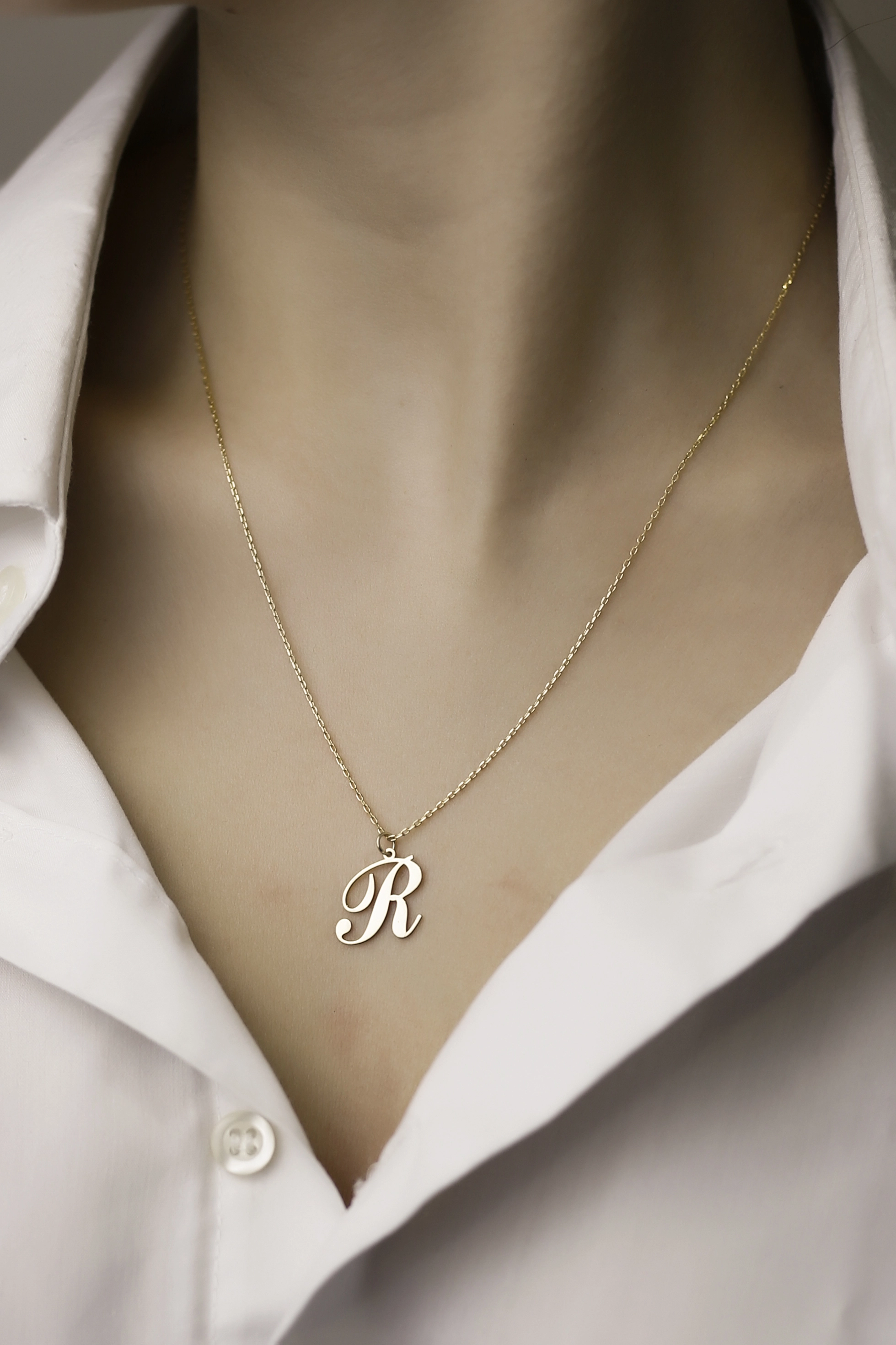 925 Ayar Gümüş R Harfli Kolye